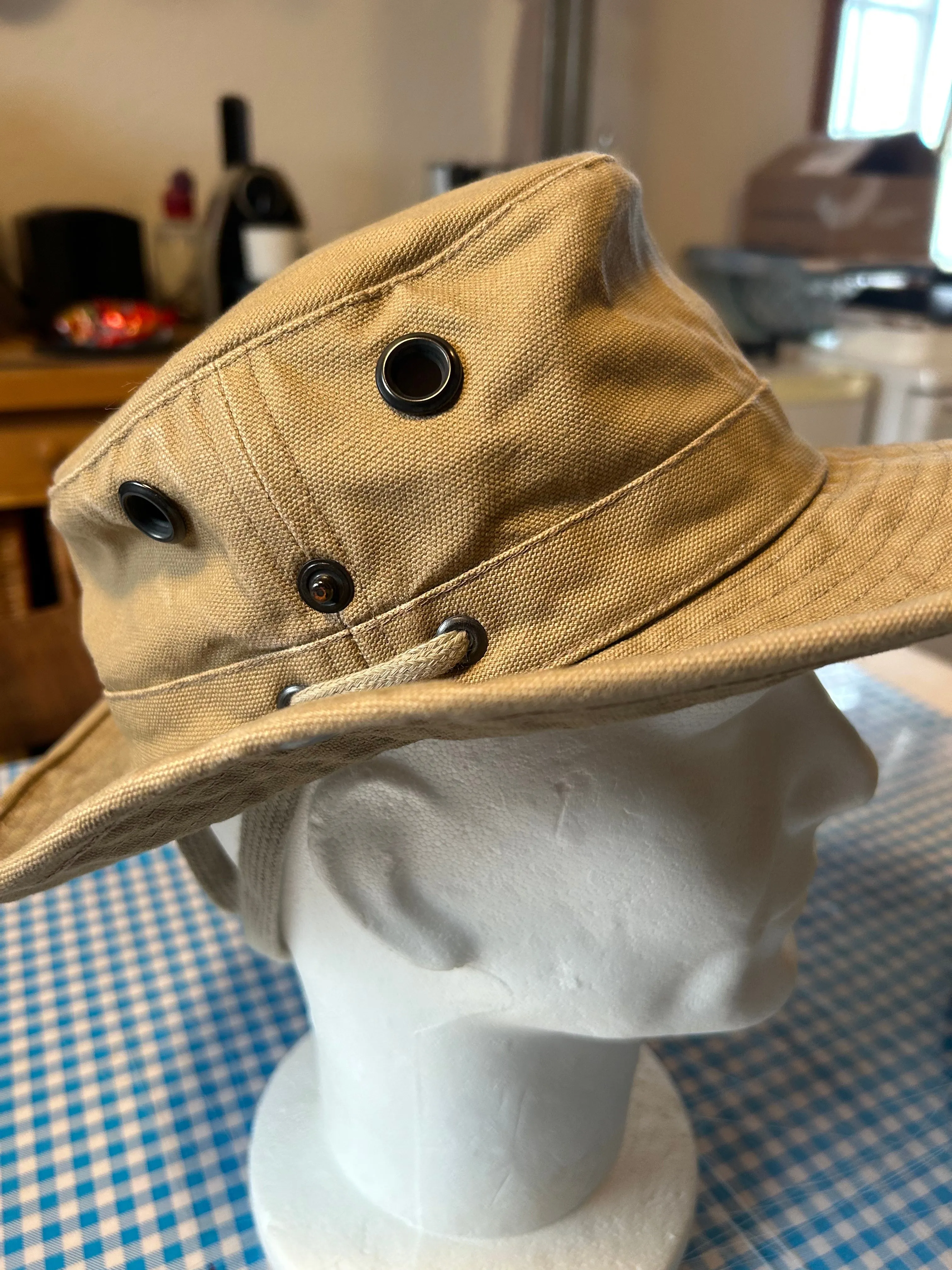 Headgear, Tilley Hat T3 Coyote size 7 3/8 Large (Used)